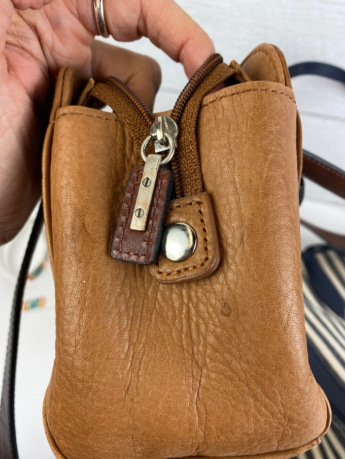 Handbag Leather By Fossil, Size: Medium