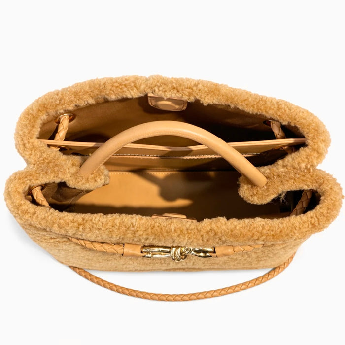 L'Ora D'Oro Teddy Bag in Wool Caramel