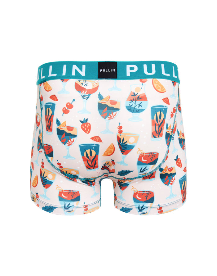 boxer court drinks PULLIN en lycra