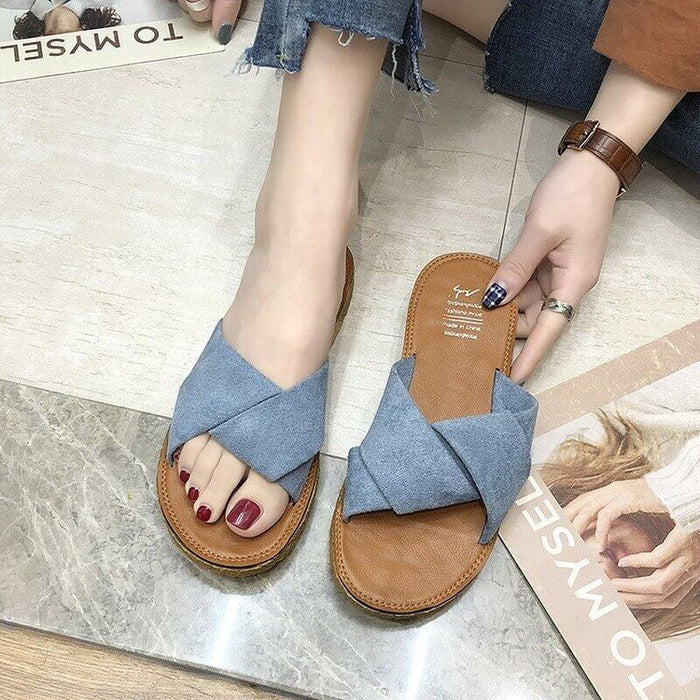 Criss-cross strap Sandals