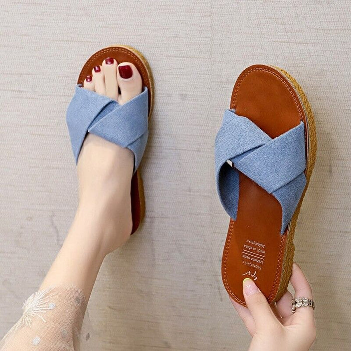 Criss-cross strap Sandals