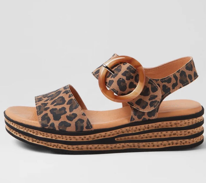 Django & Juliette Cubbie Camel Leopard- Suede