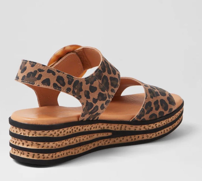 Django & Juliette Cubbie Camel Leopard- Suede