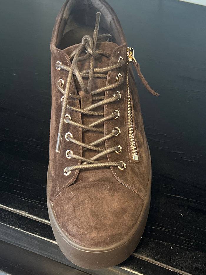 Django & Juliette wolfie suede