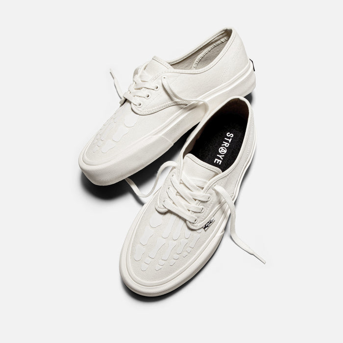STRAYE Gower Cream X-Ray – angled lifestyle photo skate shoe