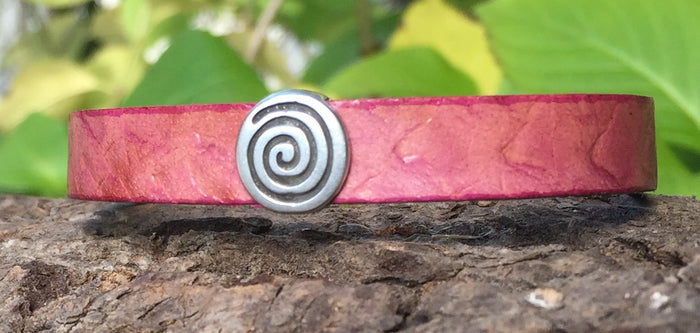 Leather Bracelet - Rose with Crystal clasp