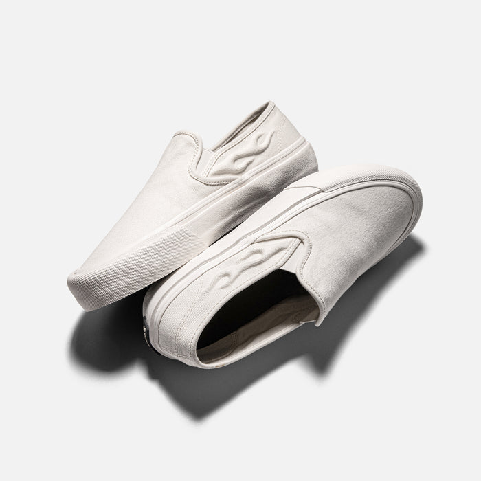 STRAYE Lenox Cream Bevel – angled lifestyle photo skate shoe