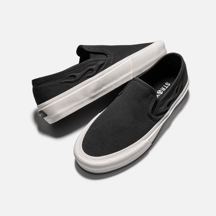 STRAYE Lenox Graphite Bevel – angled lifestyle photo skate shoe