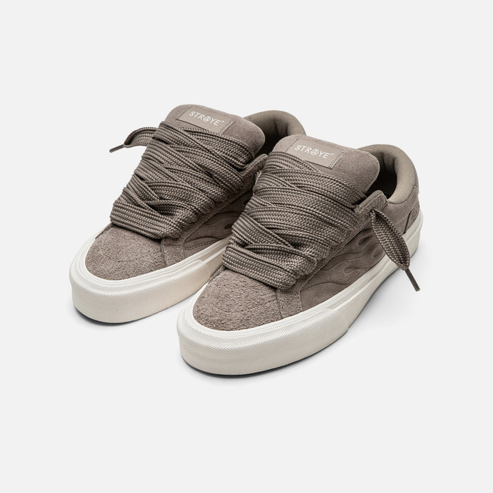 STRAYE Logan Puff Taupe Bevel – front angled view skate sneaker