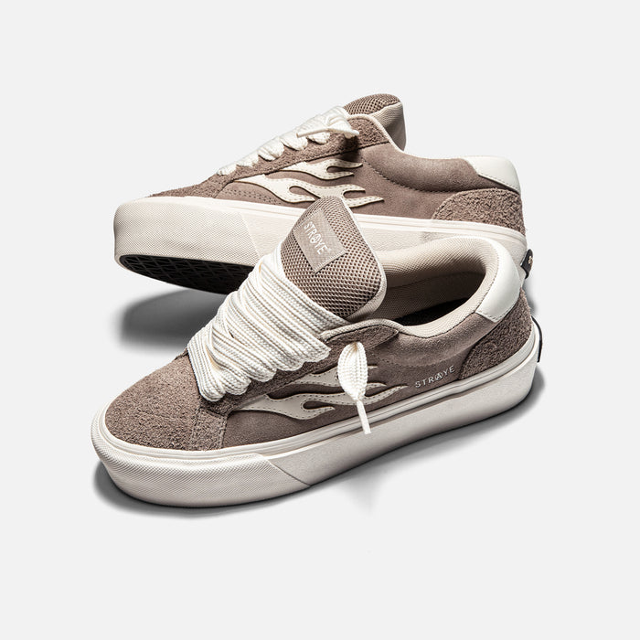 STRAYE Logan Stomper Taupe – freestyle view low-top platform sneaker