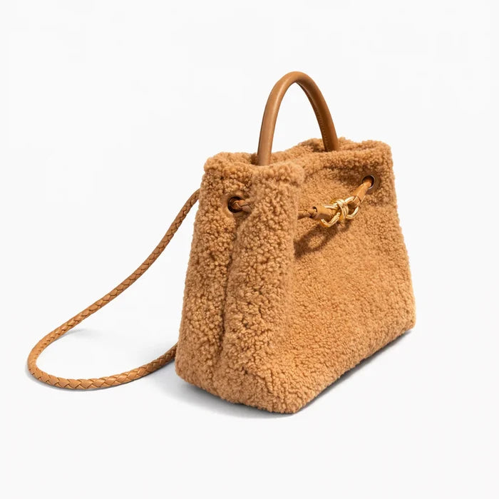 L'Ora D'Oro Teddy Bag in Wool Caramel