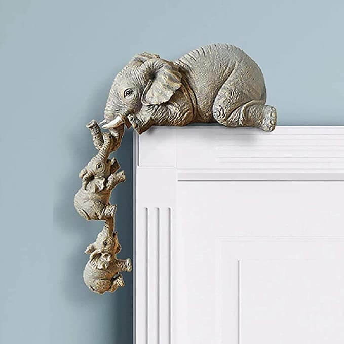 Mother and baby elephant figurine