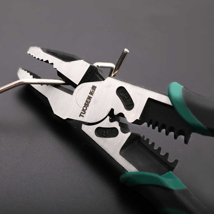 Multifunctional wire cutting pliers