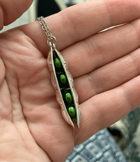 Pea Pod Hanger