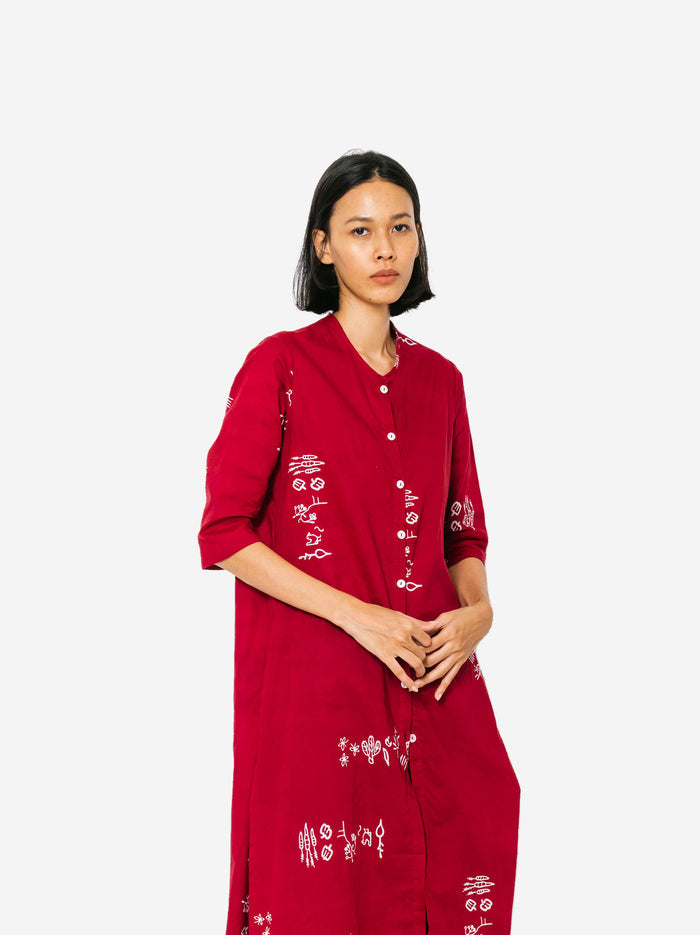 "Sejauh Mata Memandang X Dian Sastrowardoyo" "Tumbuh" - Baju Panjang