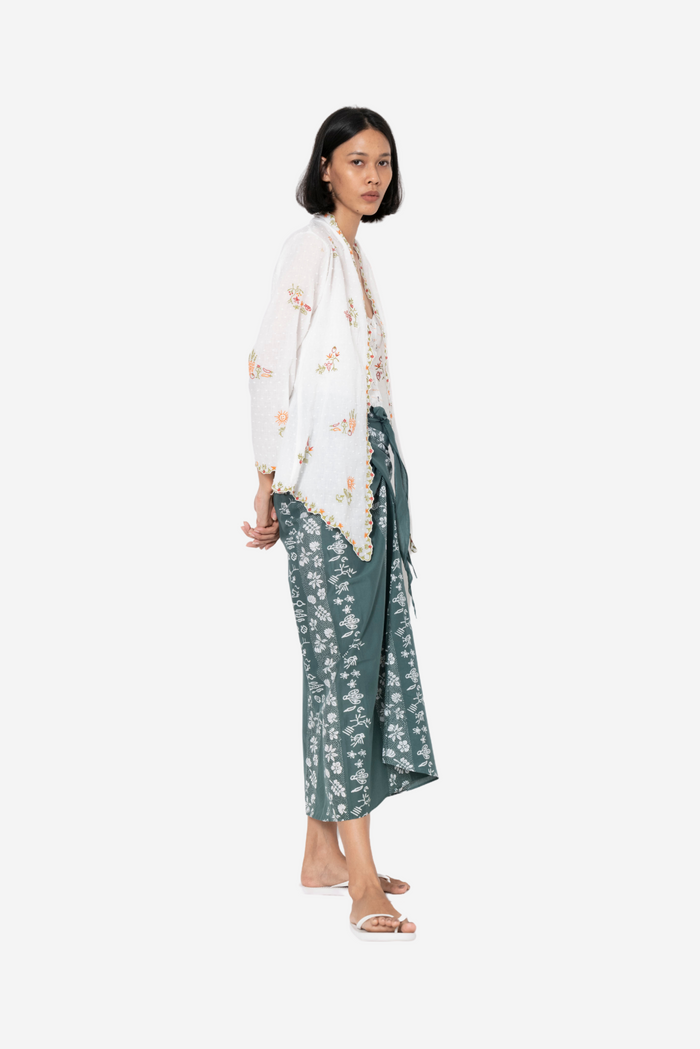 "Sejauh Mata Memandang X Dian Sastrowardoyo" "Tumbuh" - Embroidered Kebaya Encim