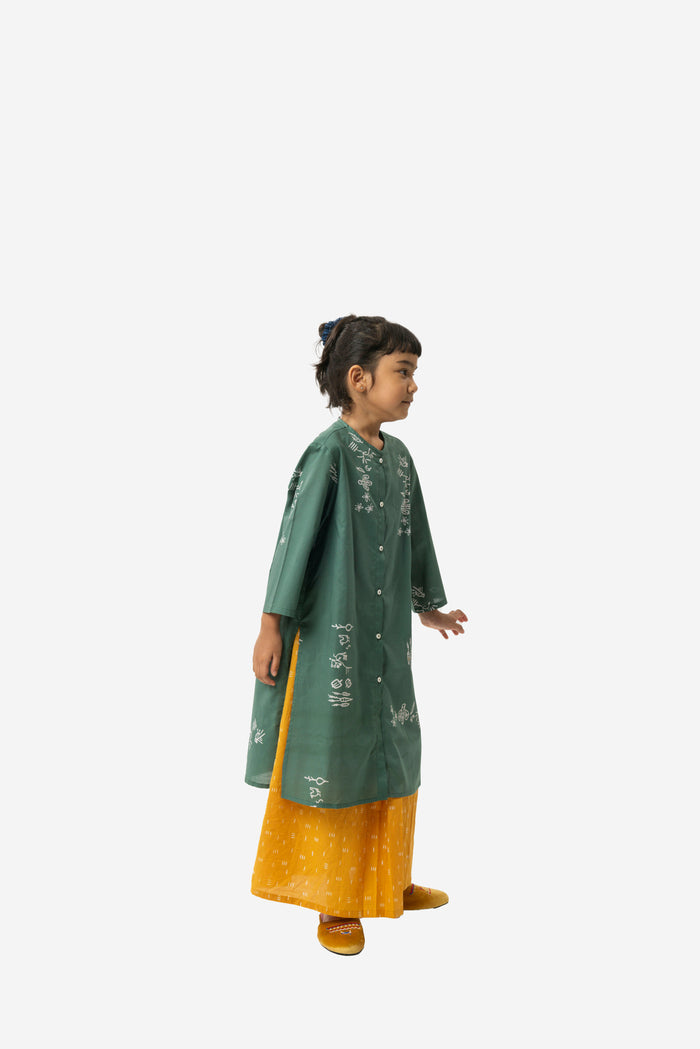 "Sejauh Mata Memandang X Dian Sastrowardoyo" "Tumbuh" - Kids Baju Panjang