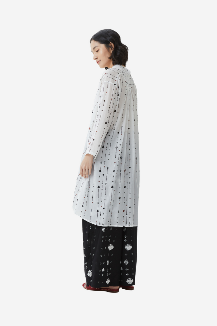”Sejauh Mata Memandang X Eko Nugroho” "Mata-Mata" - Kebaya Panjang