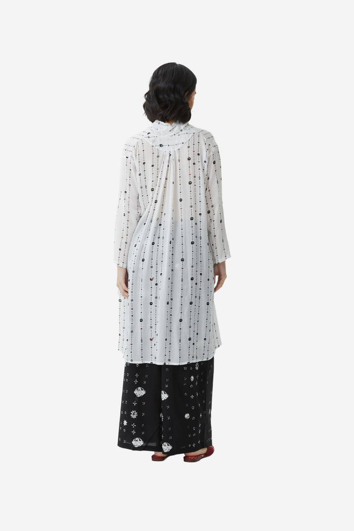 ”Sejauh Mata Memandang X Eko Nugroho” "Mata-Mata" - Kebaya Panjang