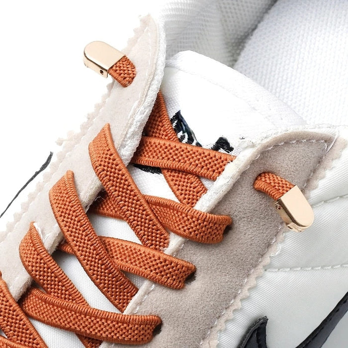 Shoelaces with elastic buckle closure