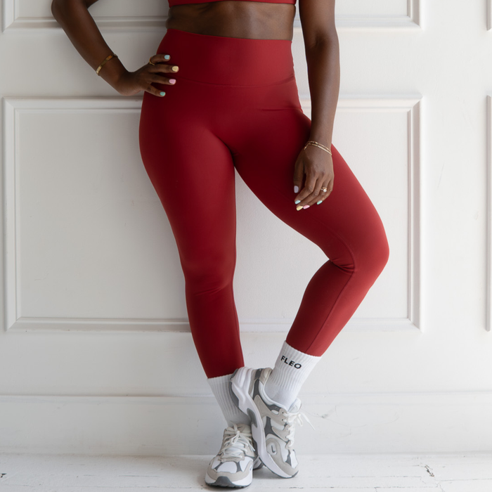 Crimson SmoothSculpt Uplift V Back Legging 25" by FLEO - 1