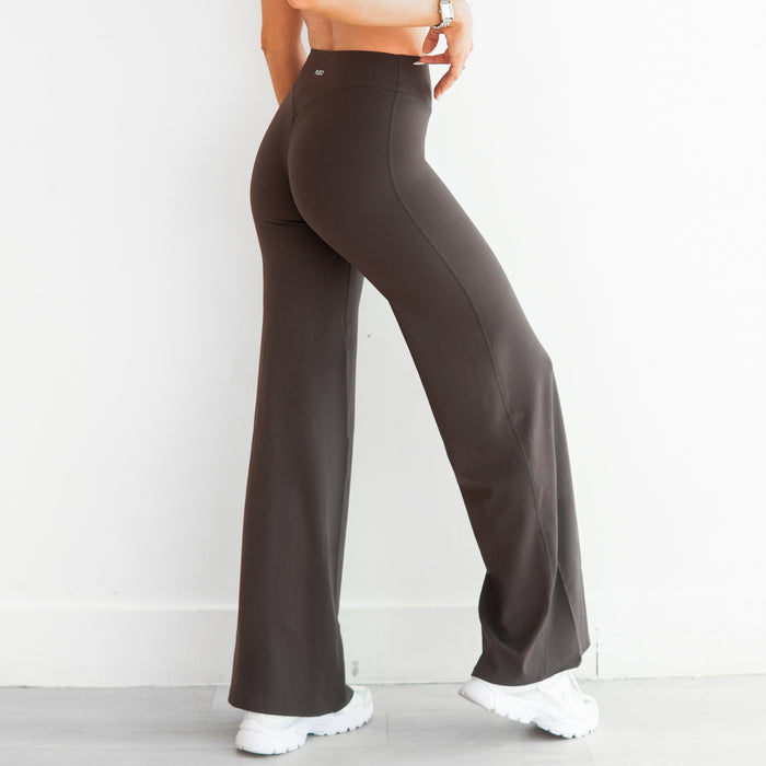SmoothSculpt Uplift V Back Wide Leg