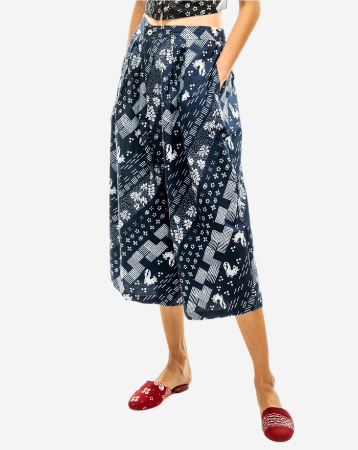 "Tambal" - Two Buttons Midi Pants