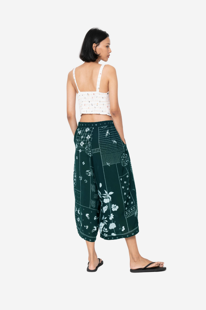 "Tambal" - Two Buttons Midi Pants