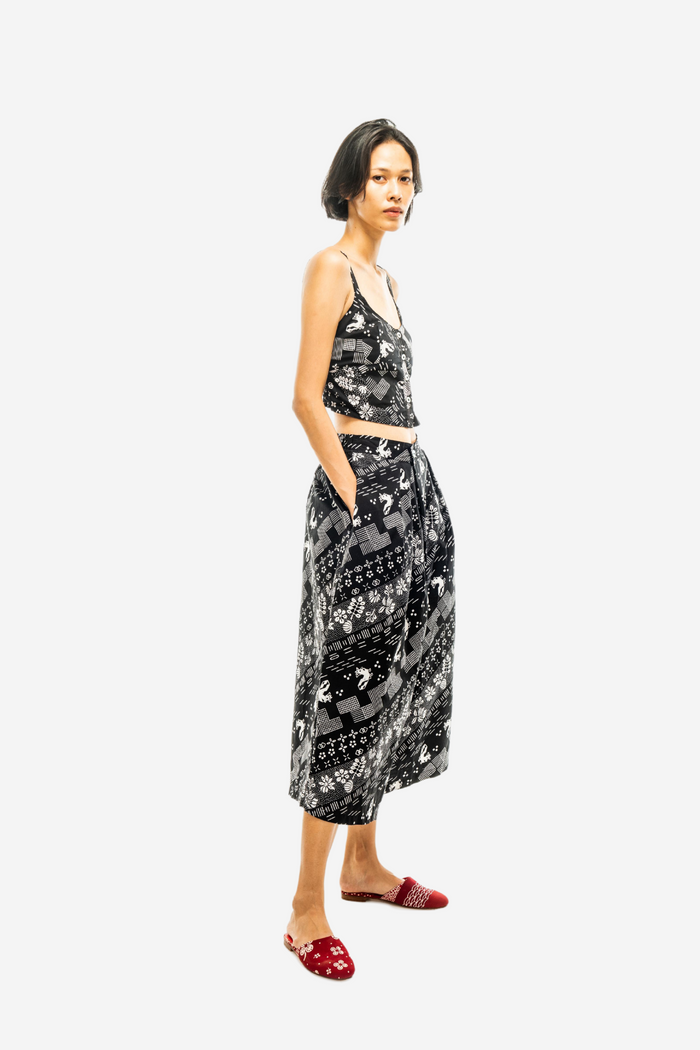 "Tambal" - Two Buttons Midi Pants