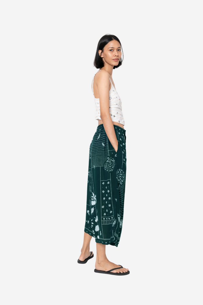 "Tambal" - Two Buttons Midi Pants