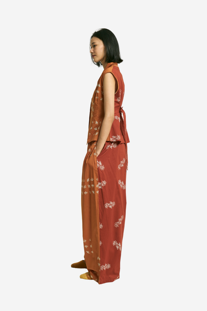 "Untaian Bunga Pencar" - Kebaya Santai