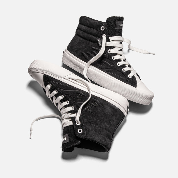 STRAYE Venice XO Suede  – angled lifestyle photo skate shoe