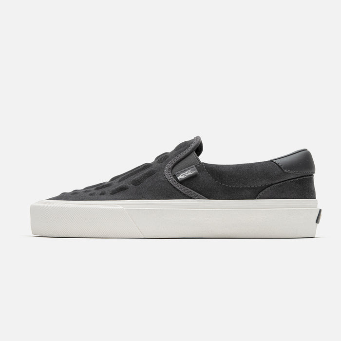 STRAYE Ventura Carbon Bones – side view slip-on skate shoe